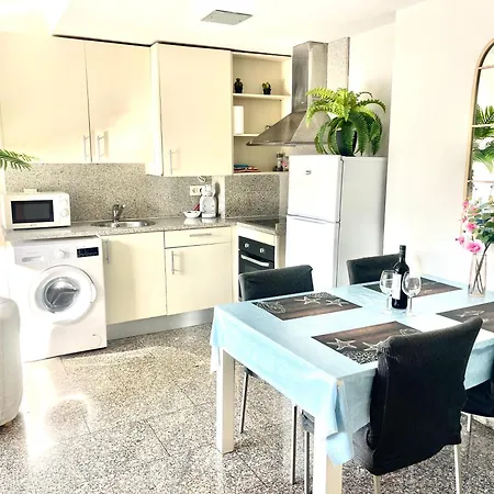 Beach&pool, Boutique With Free Parking, Full Equipped In Fenals Апартаменти *