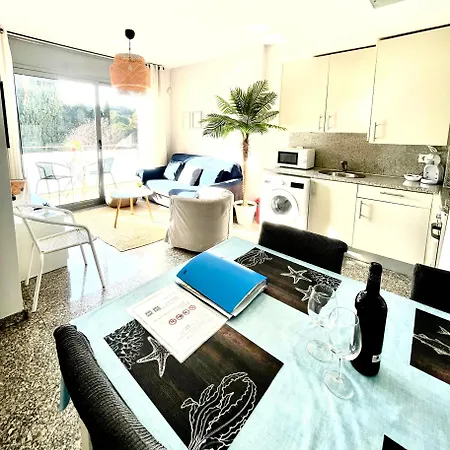 Apartment Beach&pool, Boutique With Free Parking, Full Equipped In Fenals *
